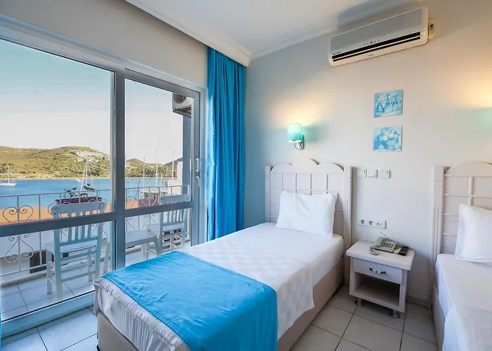 Ξενοδοχείο Bora 3*